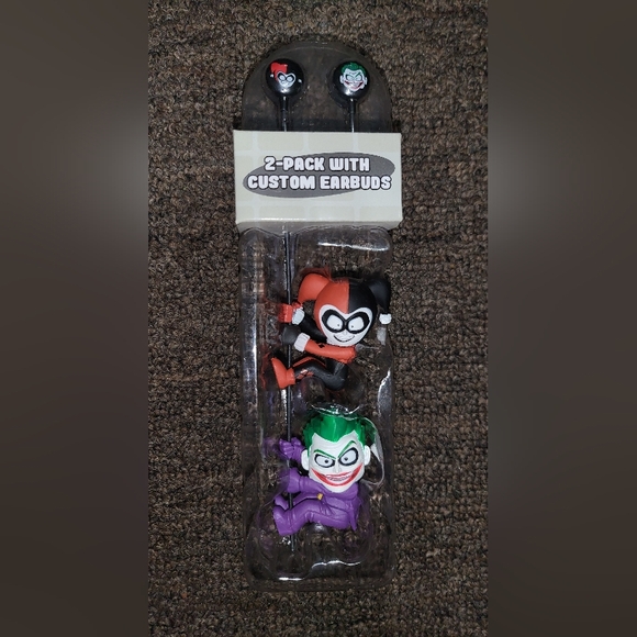 Scalers 2PK Harley Quinn and Joker Figures with Headphones - Picture 1 of 2
